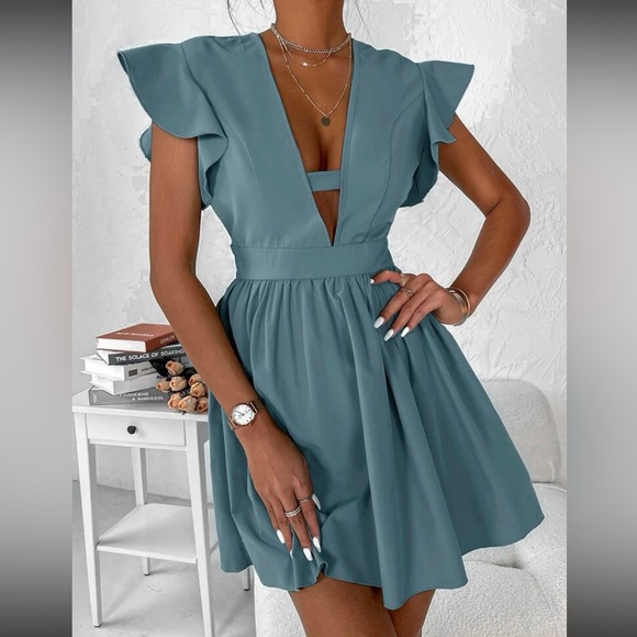 NWOT, Shein, Size L, Plunging Neck Flutter Sleeve Dress in Cadet Blue - Picture 6 of 7